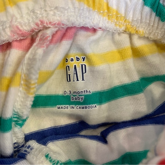 Baby Gap 0-3 Month Baby Girl Short Sleeve Top and Shorts Outfit Rainbow Stripes - Picture 4 of 7